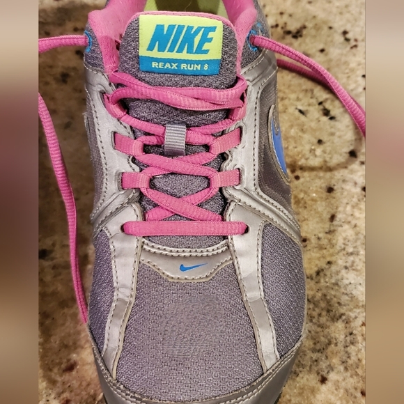 Nike REAX Run 8‎ athletic shoes, Size 6.5, Silver and Purple - Picture 8 of 9